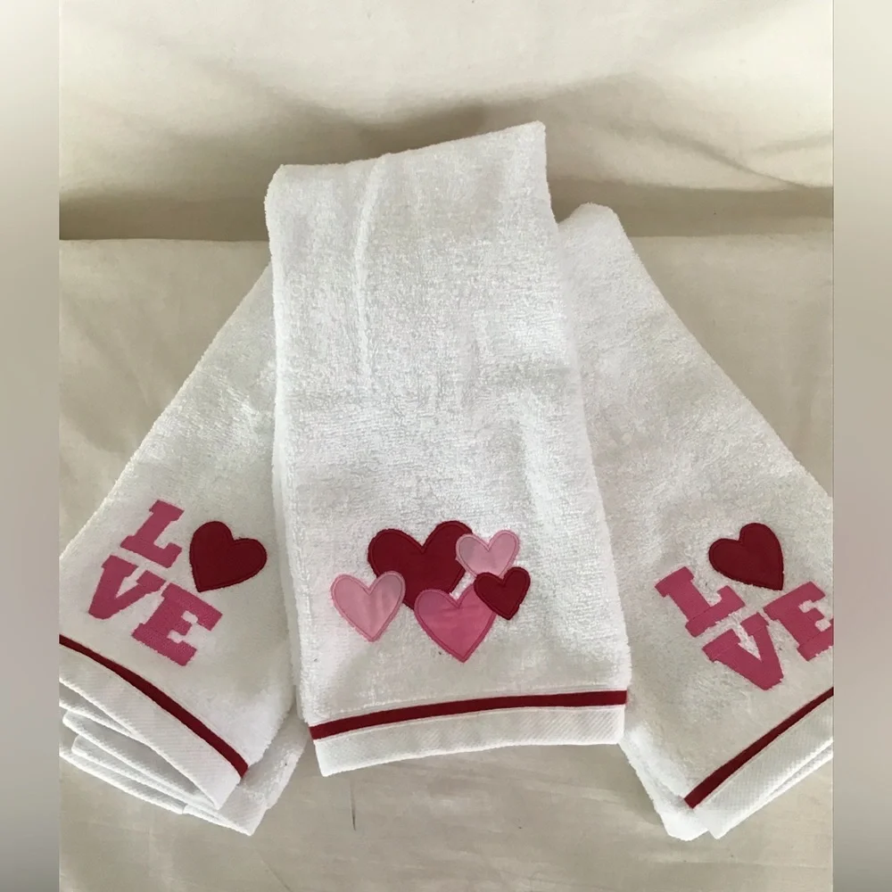 Martha Stewart white combo hand towels.NWT